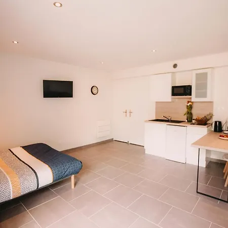 Franc-Bisontin - Unique ! 4 Logements Disponibles Besançon Exterior foto